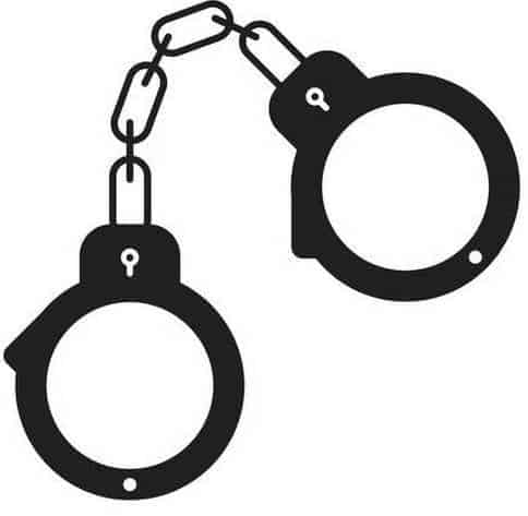 पुण्यात नगरसेवकाने केली गणेशमूर्तीची विटंबना. 