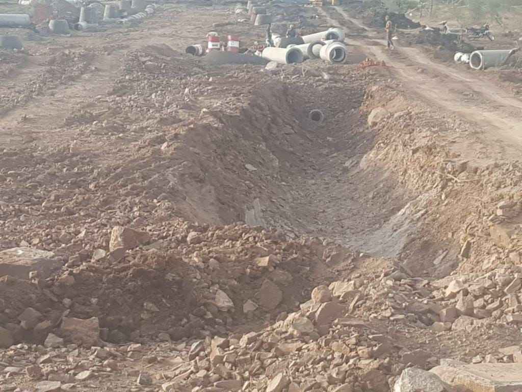 समाविष्ट भागात पहिले विकासकाम सुरु ; १८ मिटर रस्त्याचे काम लागले मार्गी !