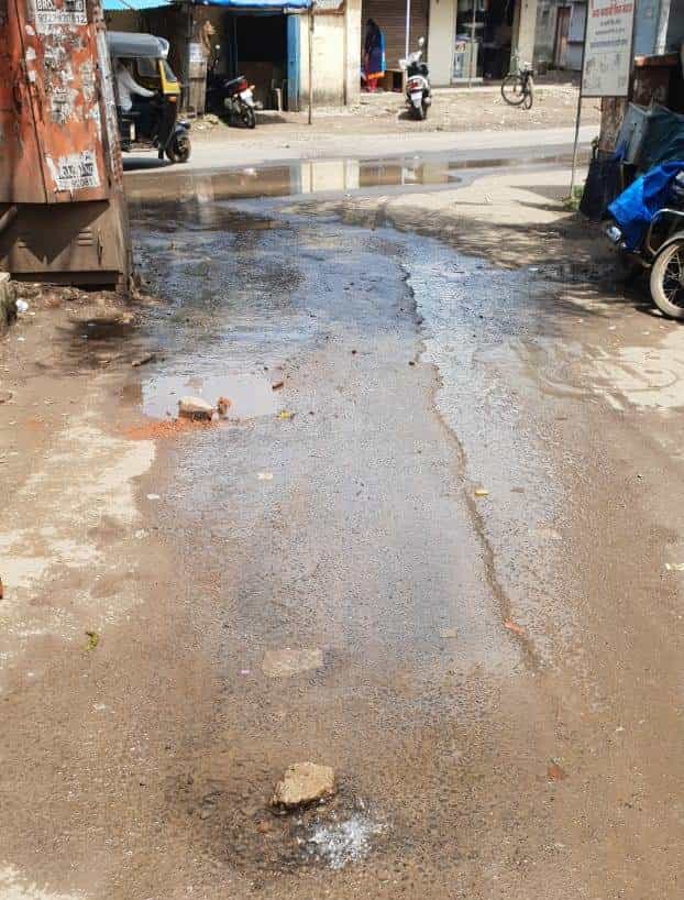 श्रीनगरमधील जय भवानी चौकातील पाण्याचा वॉल दुरुस्त करा ; युवराज दाखले यांची मागणी.  