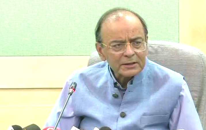 पेट्रोल आणि डिझेल झालं स्वस्त, केंद्र आणि राज्य सरकारचा निर्णय!