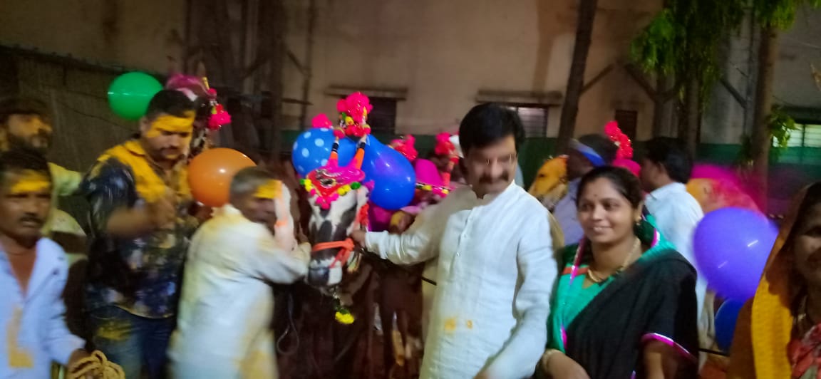 मा. विरोधी पक्षनेते मच्छिंद्र तापकीर यांच्यावतीने बैलपोळा मोठ्या थाटात व आनंदी वातावरणात साजरा.