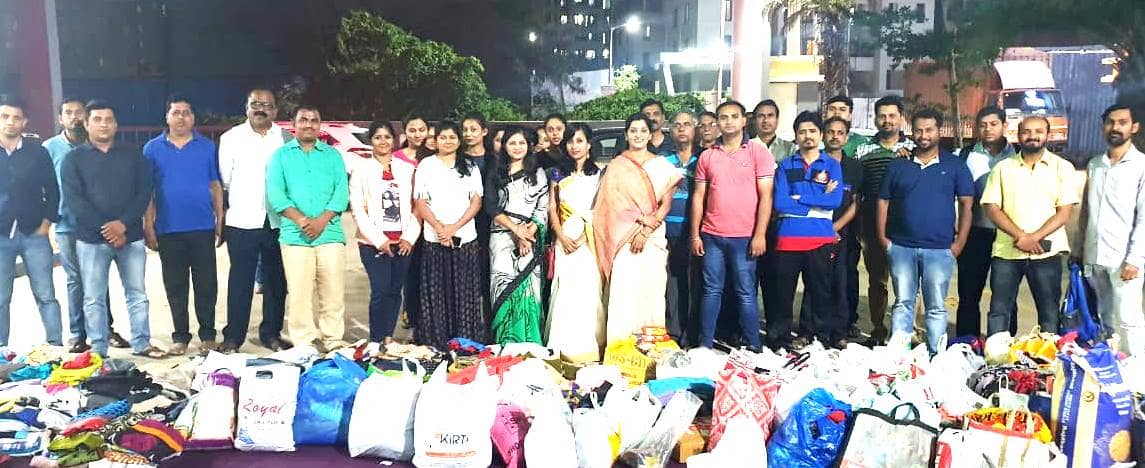 समाजसेविका सोनम जांभुळकर व जागृती महिला प्रतिष्ठानच्या 'सामाजिक दान' या उपक्रमास नागरिकांचा भरभरून प्रतिसाद.  