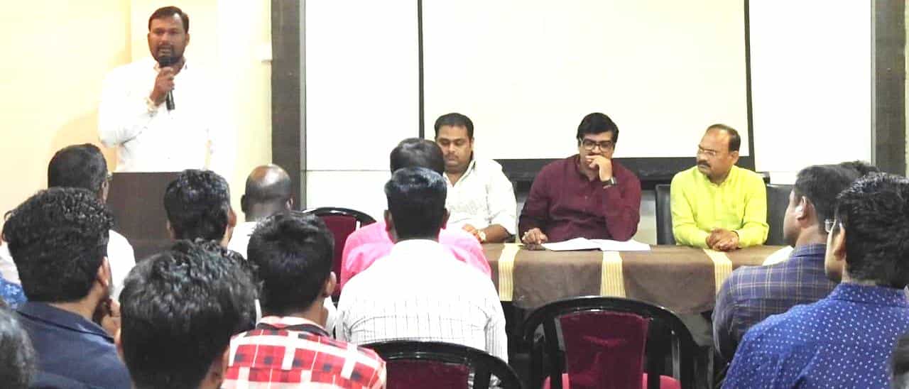 पक्षविस्ताराबाबत मनसेची बंद दाराआड चर्चा; चर्चेअंती लवकरच होणार पक्षविस्तार - सचिन चिखले. 