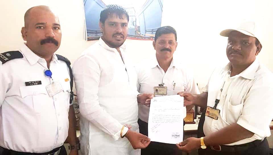 कुदळवाडी परिसरात वाढत्या आगीच्या घटनेमुळे महापालिकेने आढावा बैठक घ्यावी, स्वी. नगरसेवक दिनेश यादव.    