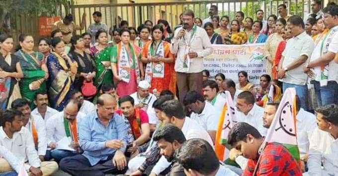 नागरिकांमध्ये गृह खात्याविषयी तीव्र असंतोष, राज्याला पूर्णवेळ व स्वतंत्र गृहमंत्री देण्यात यावा; पिंपरी-चिंचवड शहर राष्ट्रवादी काँग्रेस पक्षाची मागणी.