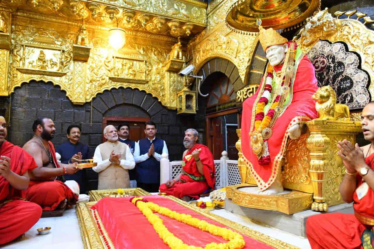 पंतप्रधान नरेंद्र मोदींच्या हस्ते शिर्डीत साईसमाधी सोहळ्याचा झाला समारोप.  