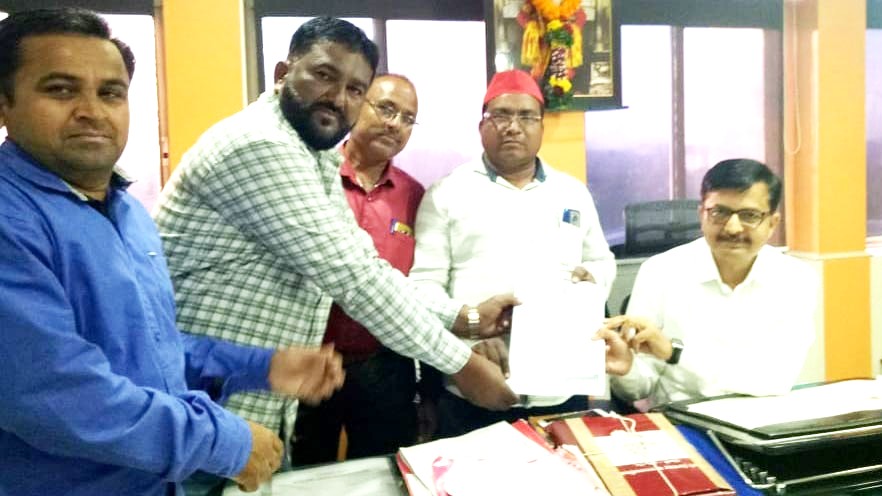 बी. व्ही. जी. व  ए. जी. एन्व्हायरो ठेकेदारास काळ्या यादीत टाका - समाजवादी पक्षाची मागणी.   