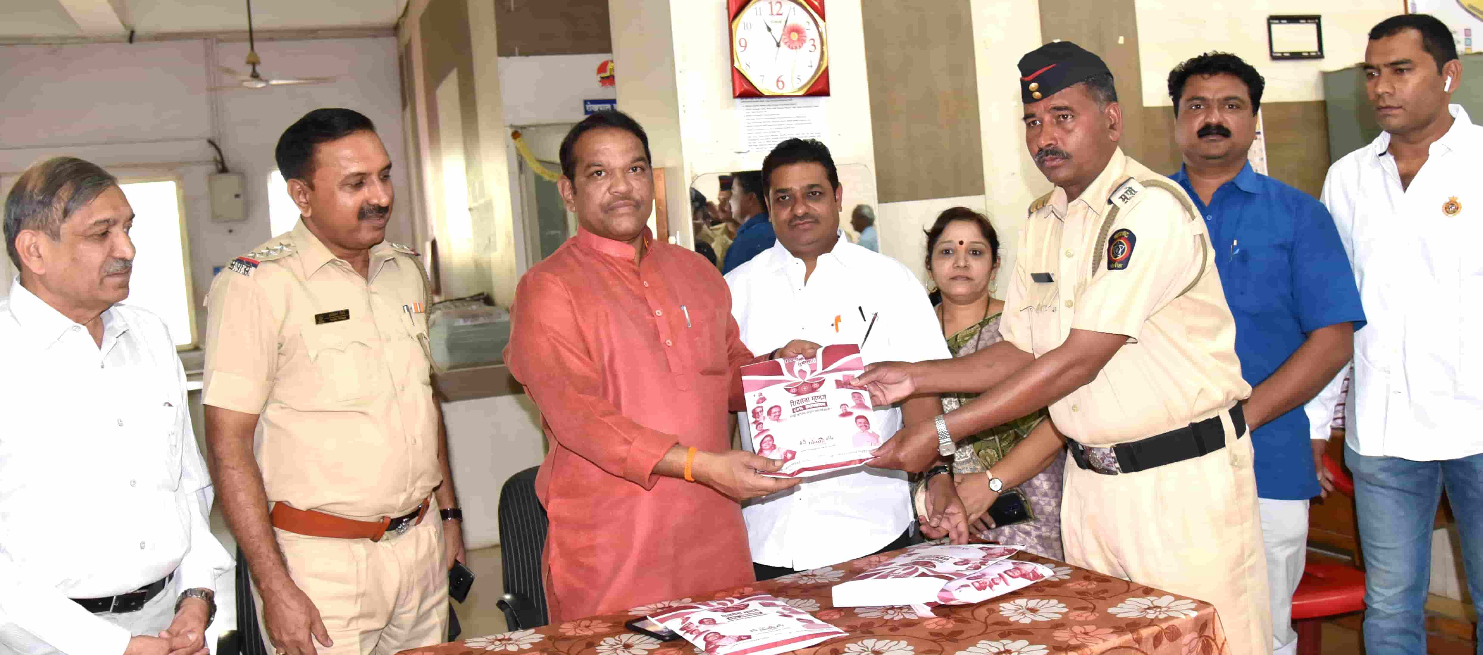 “शिवसेनेतर्फे पोलीस बांधवांना दिवाळीच्या शुभेच्छा”