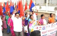 सफाई कामगारांच्या विविध मागण्यांसाठी कष्टकरी कामगार पंचायतीचा महापालिकेवर मोर्चा