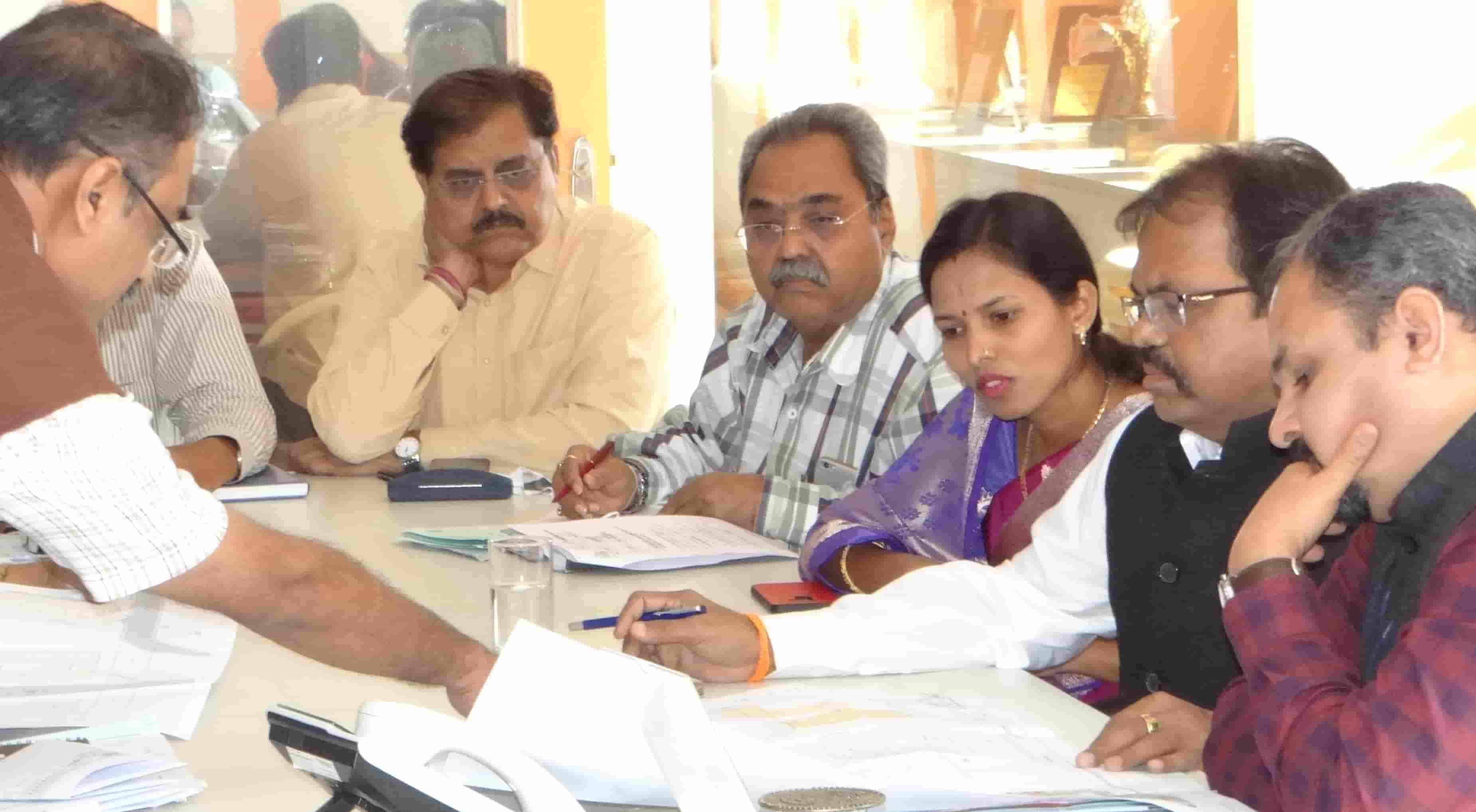 पिंपरी मतदारसंघातील प्रलंबित प्रश्न तातडीने सोडविण्याचे आयुक्तांचे आदेश