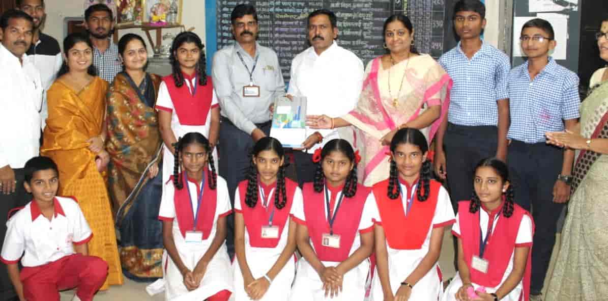 उन्नती सोशल फाऊंडेशनचा पुढाकार;  महापालिकेच्या शाळेतील १२९६ विद्यार्थी व पालकांचा काढला मोफत अपघाती विमा