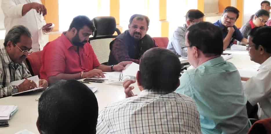 हलगर्जी प्रशासन व वेळकाढू अधिकाऱ्यांना आमदार लांडगेंनी दाखवला खाक्या!