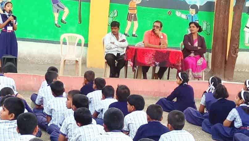 भाऊसाहेब तापकीर शाळेत विद्यार्थ्यांनी विधायक उपक्रमांनी वाहिली आदरांजली!