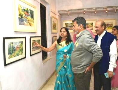 डॉ भालेराव यांच्या जलरंग चित्रप्रदर्शनास प्रतिसाद