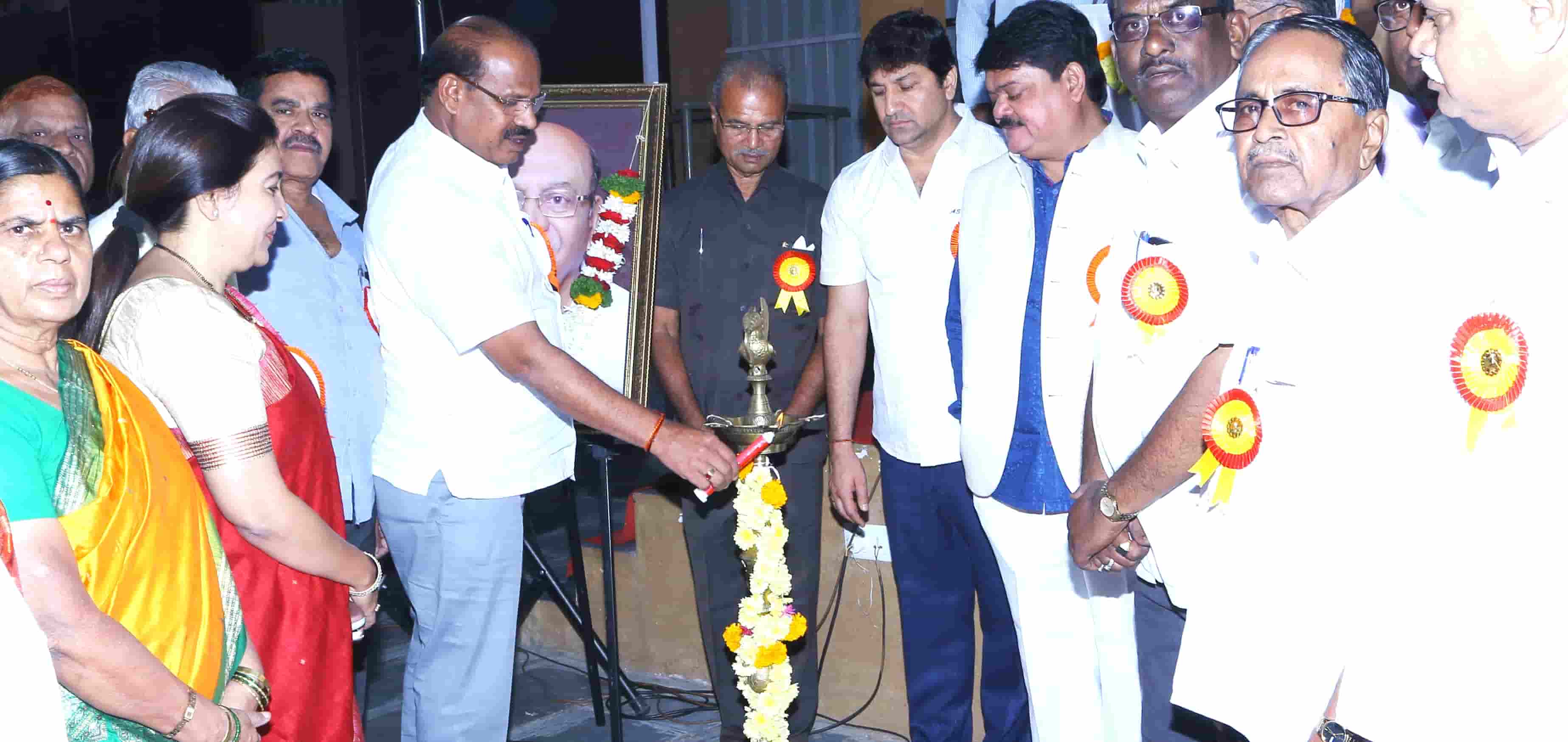 जेष्ठ न होता तरुणांप्रमाणे उर्मीने काम करा - भाऊसाहेब भोईर