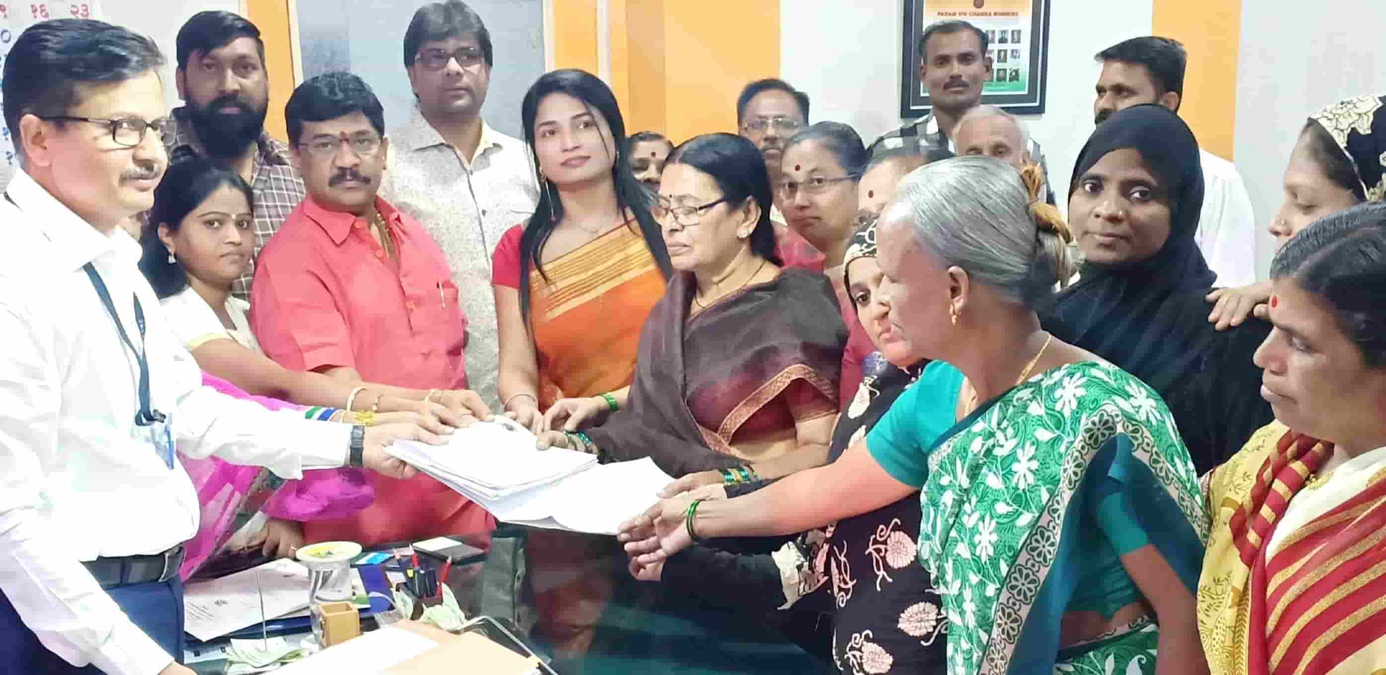 संपूर्ण जागा ताब्यात आहे का? ....... मग तुंम्ही टेंडर कसे काढले?