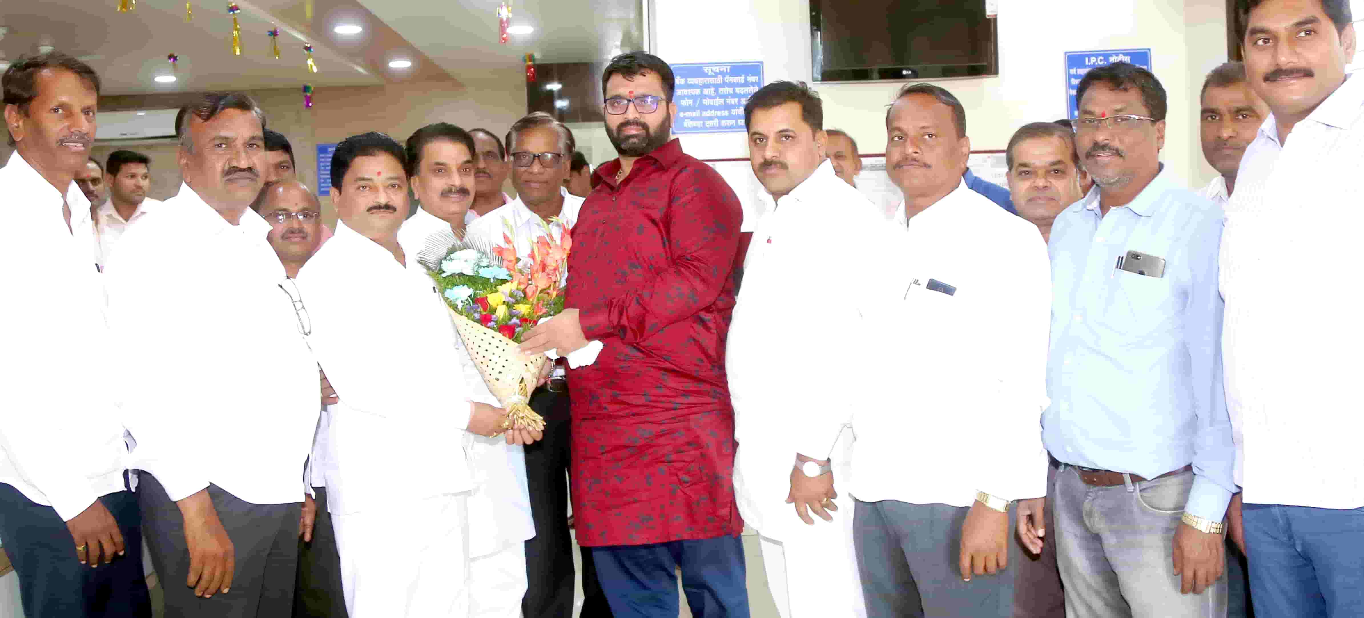 अण्णासाहेब मगर बँक ग्राहकांच्या विश्वासास पात्र, बँकेच्या वर्धापनदिनी आमदार महेश लांडगे यांच्या सदिच्छा!