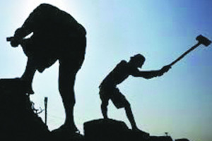 बांधकाम मजुराच्या नावाखाली होणारा हजार कोटीचा घोटाळा रोखा 