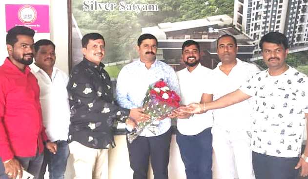 उद्योजक संतोष बारणे यांनी दिल्या शुभेच्छ्या 