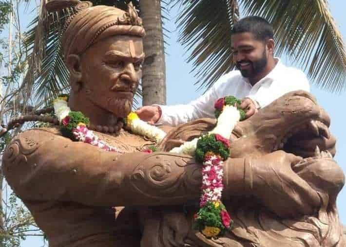 जाणता राजा प्रतिष्ठानच्या वतीने महाराजांचा जयघोष करून राज्याभिषेक सोहळा दिन साजरा