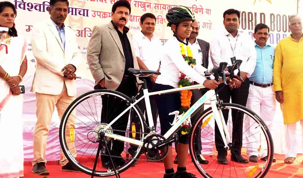 शाश्वत शिंदे याचा सायकलिंग स्पर्धेत जागतिक विश्वविक्रम