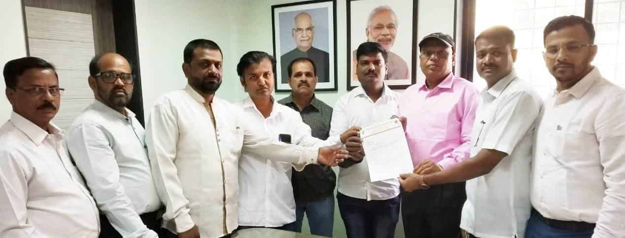 अनियमित वीजपुरवठा व मीटर रिंडींग मधील झोल थांबवण्याची शिवसेनेची मागणी