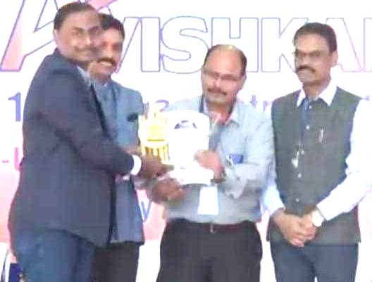 प्रा. अजय गायकवाड, प्रा. संजय साळवे यांचा प्रथम क्रमांक