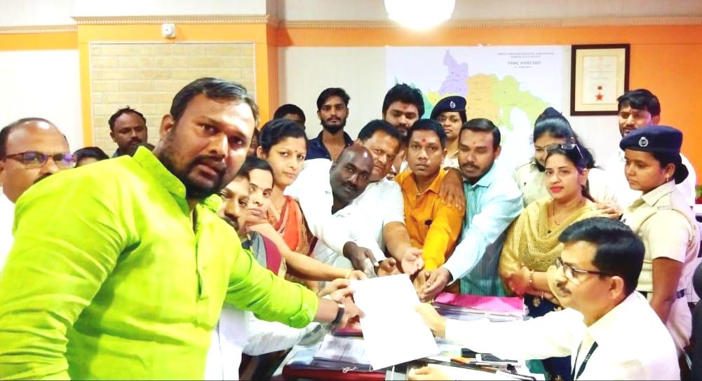 भोसरी रुग्णालय खाजगी संस्थेस देण्यास मनसेचा विरोध - सचिन चिखले