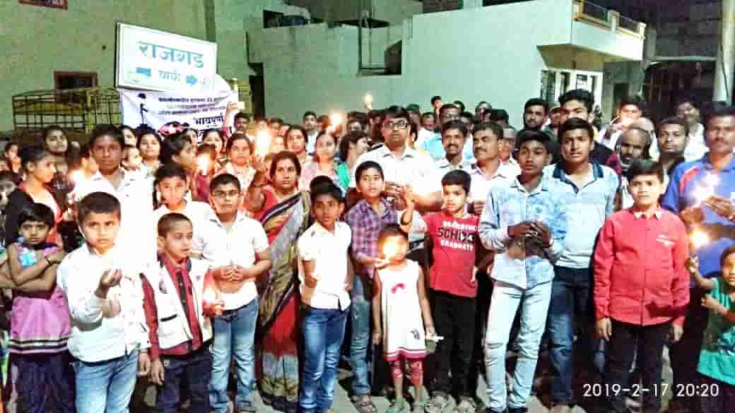 राजगडवासियांनी केंडल मार्चद्वारे वाहिली आदरांजली