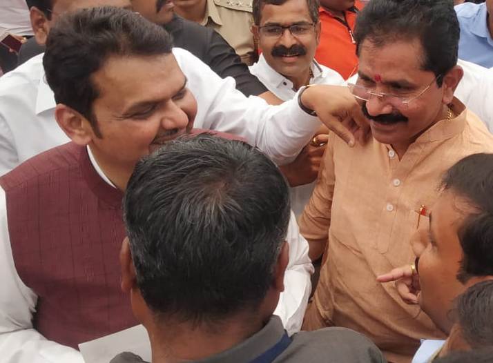 सत्ताधारी भाजप बारणेंच्या मुळावर; मावळ मतदार संघ भाजपकडे खेचण्यासाठी जोरदार लॉंबिंग