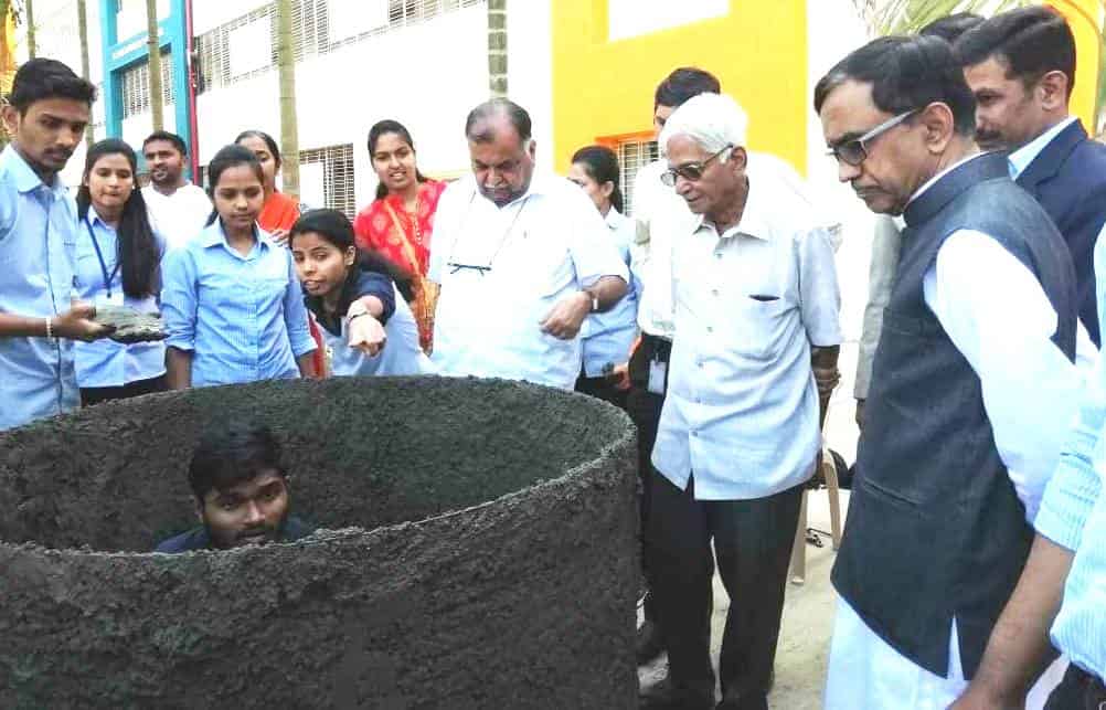स्मार्ट सिटींसाठी कमी किंमतीत टिकाऊ कॉंक्रिट आवश्यक  - ए. एम. फुलंबरकर