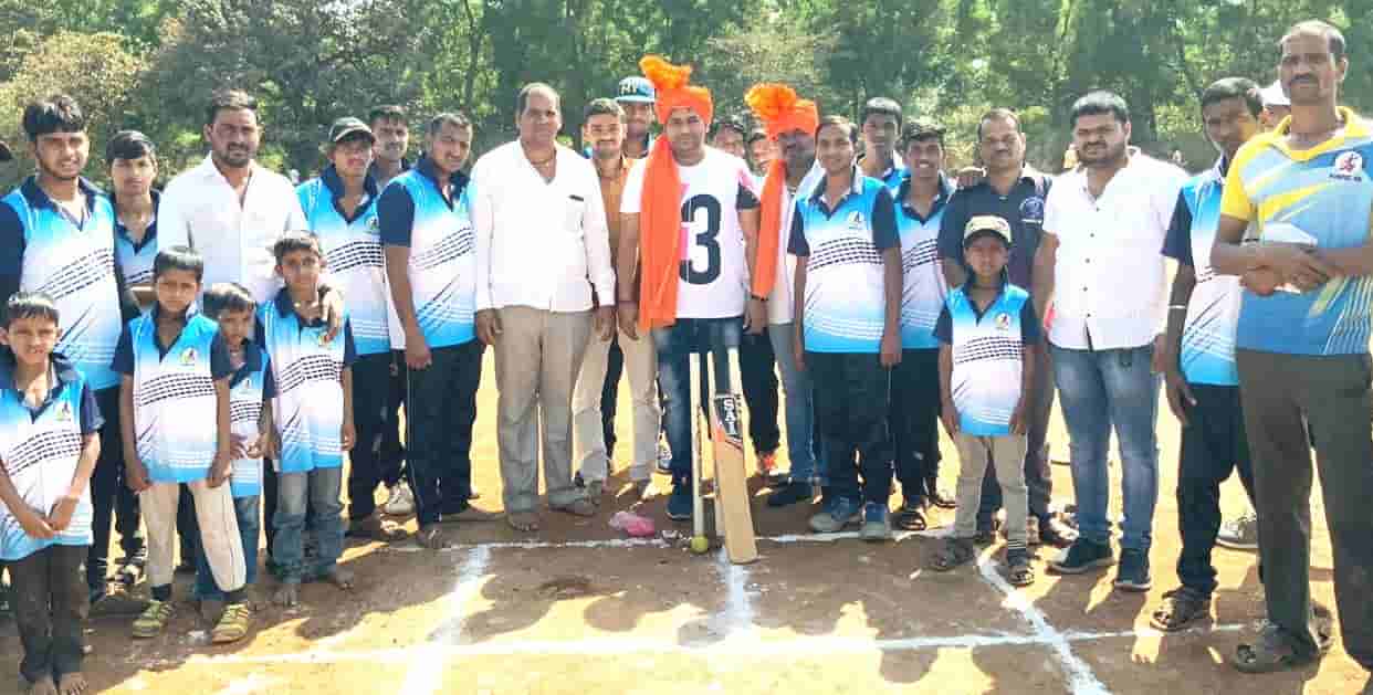 पार्थदादा अजित पवार युवा मंच व वरसुबाई मित्र मंडळ क्रिकेट स्पर्धेचे अमित बच्छाव यांच्या हस्ते उदघाटन
