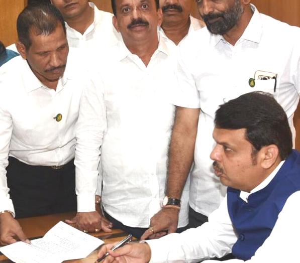 एक गुंठ्यांपर्यंतच्या अनधिकृत बांधकामांचा शास्तीकर माफ करा; आमदार जगतापांचे मुख्यमंत्र्यांना साकडे