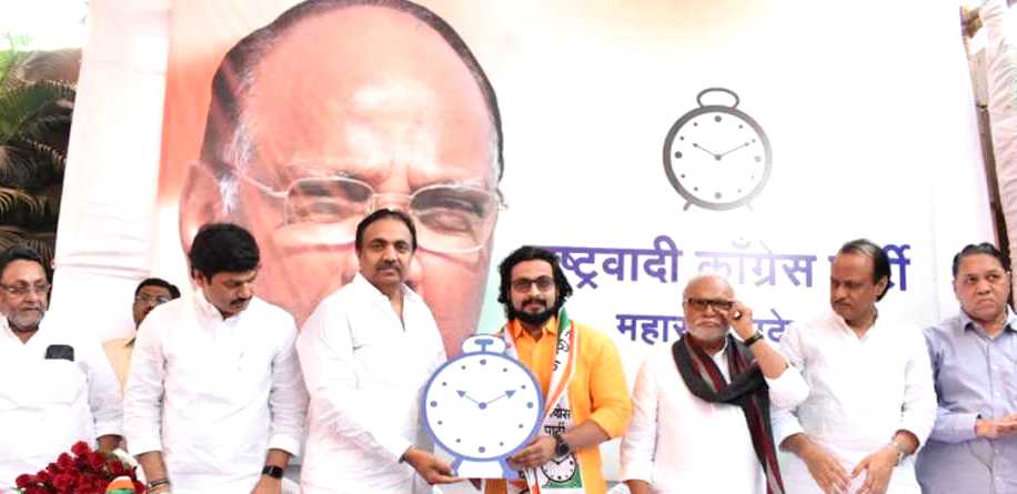 डॉ. अमोल कोल्हे यांनी 'शिवबंधन' नाकारून केली घड्याळासोबत सलगी