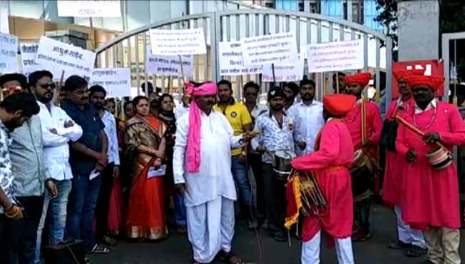 नगरसेविका बारणे यांनी प्रशासनाच्या विरोधात जागरण गोंधळाद्वारे केला रोष व्यक्त