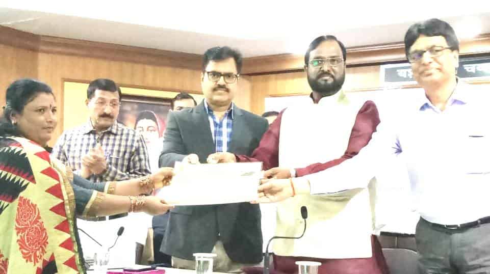 असंघटित कामगारांना वयाच्या ६० वर्षानंतर मिळणार दरमहा ३ हजार रुपये मानधन