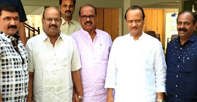 दादा-भाईंची भेट; राजकीय जाणकारांच्या भुवया उंचावल्या