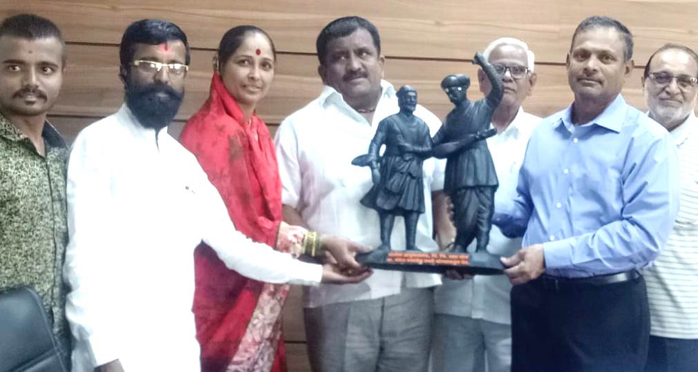 शहरातील वाढत्या गुन्हेगारी संदर्भात संदेश नवले यांनी घेतली पोलीस आयुक्तांची भेट