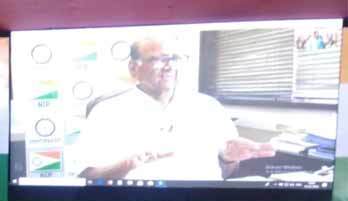 कार्यकर्त्यांनी सोशल मिडीयावर सतर्क रहावे - शरद पवार