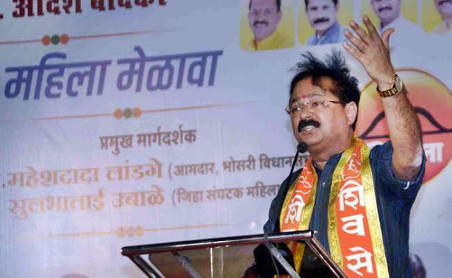 सर्वसामान्यांचे अश्रू पुसणारे, गोरगरिबांना न्याय देणारे शिवसेनेचे सरकार - आदेश बांदेकर