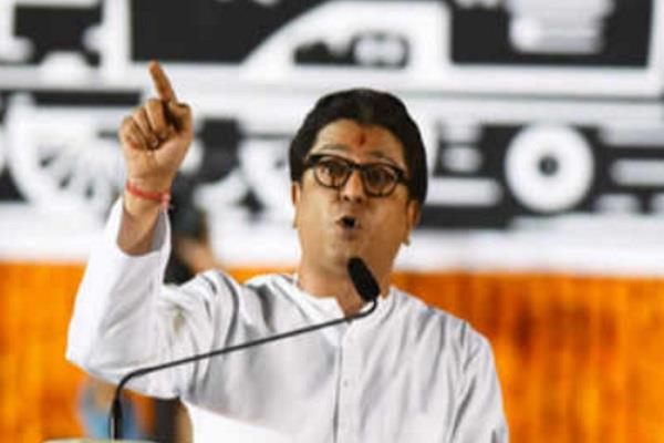 राज ठाकरे यांनी दाखविली पहिल्या कॅशलेस गावातील कैफियत