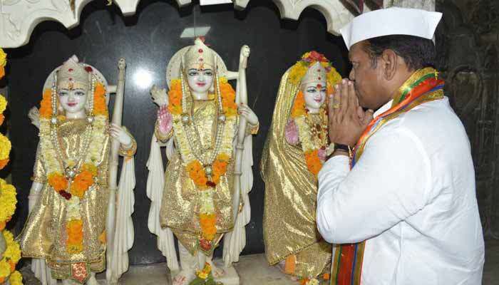 श्रीराम नवमी निमित्त खासदार बारणे यांनी घेतली प्रभूरामांची भेट 