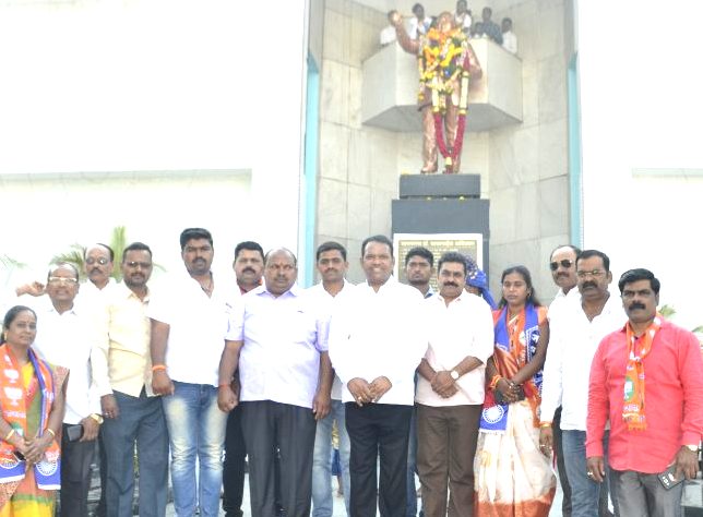 डॉ. बाबासाहेब आंबेडकर यांच्या १२८ व्या जयंती निमित्त खासदार बारणे यांचे अभिवादन