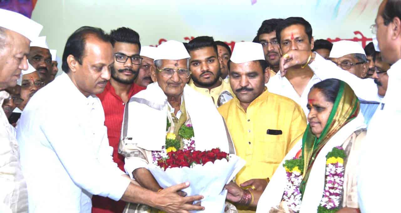 आई, वडीलांच्या सेवेने पुण्य मिळते - अजित पवार