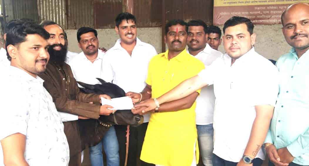 स्वि. नगरसेवक संतोष मोरे यांनी विधायक उपक्रमांनी केला वाढदिवस साजरा