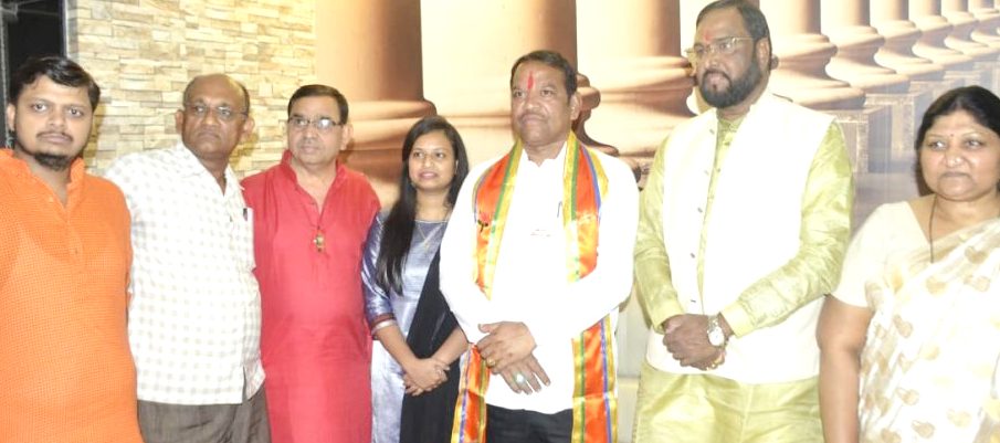 मतदानाची टक्केवारी वाढविण्यासाठी कार्यकर्ते आणि पदाधिका-यांनी घरोघरी पोहोचावे - गजानन चिंचवडे