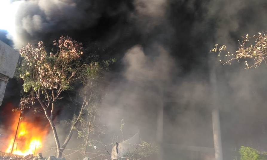 थेरगावांत आगीने धारण केले रौद्ररूप