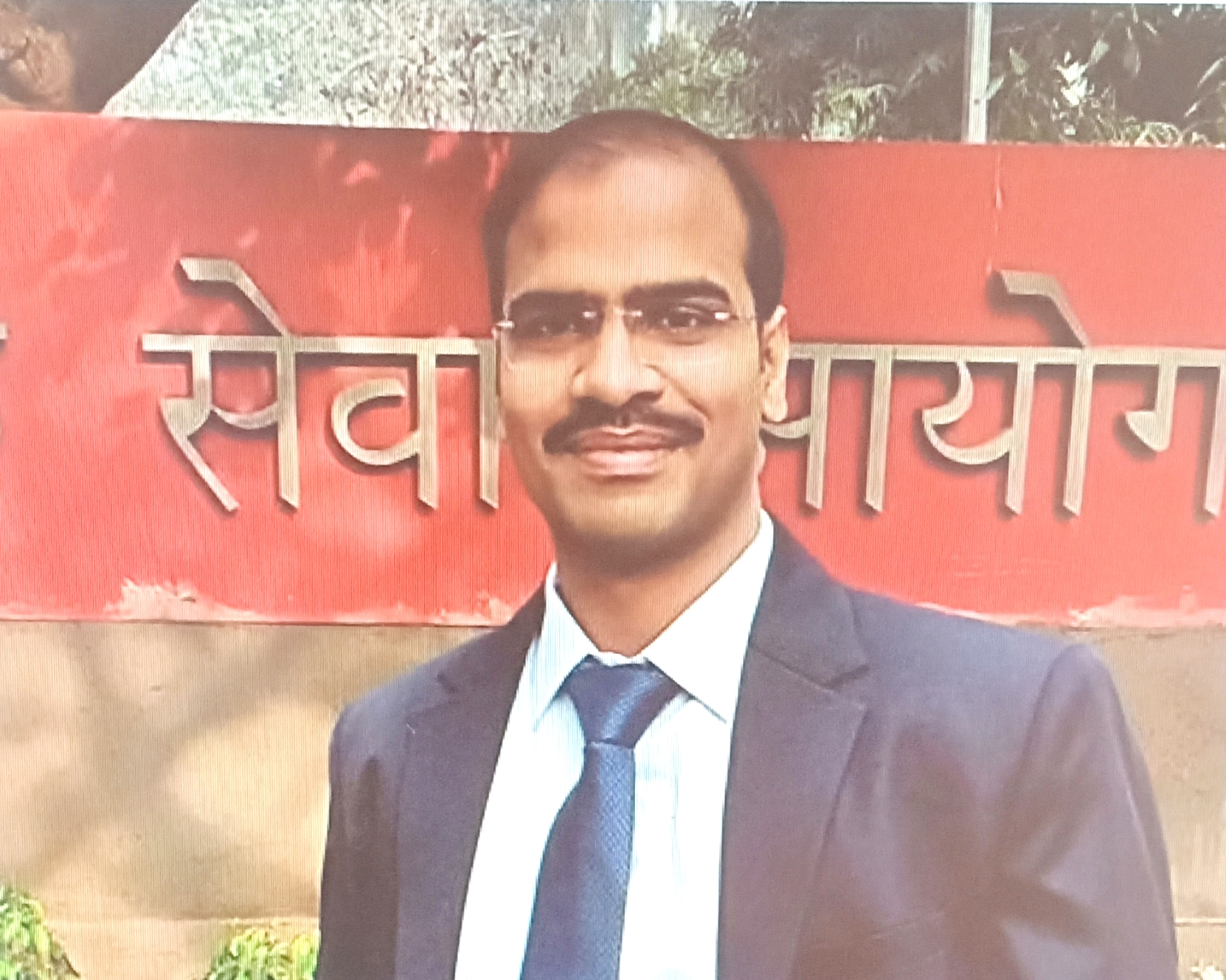 विक्रम नढे युपीएससी परीक्षेत भारतातून ७१ वे; आर्थिक परिस्थितीशी झुंज देत मिळवले यश