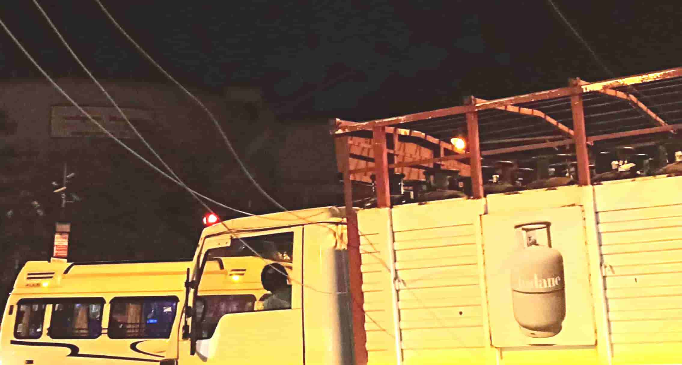 बिजलीनगर चौकातील थरार; मोठी दुर्घटना घडता-घडता टळली