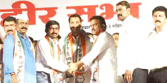 विनायक रणसुभेंची घुसमट, तर किरण मोटे यांची ''आपलाच गाव बरा गड्या'' भूमिकेतून घरवापसी?